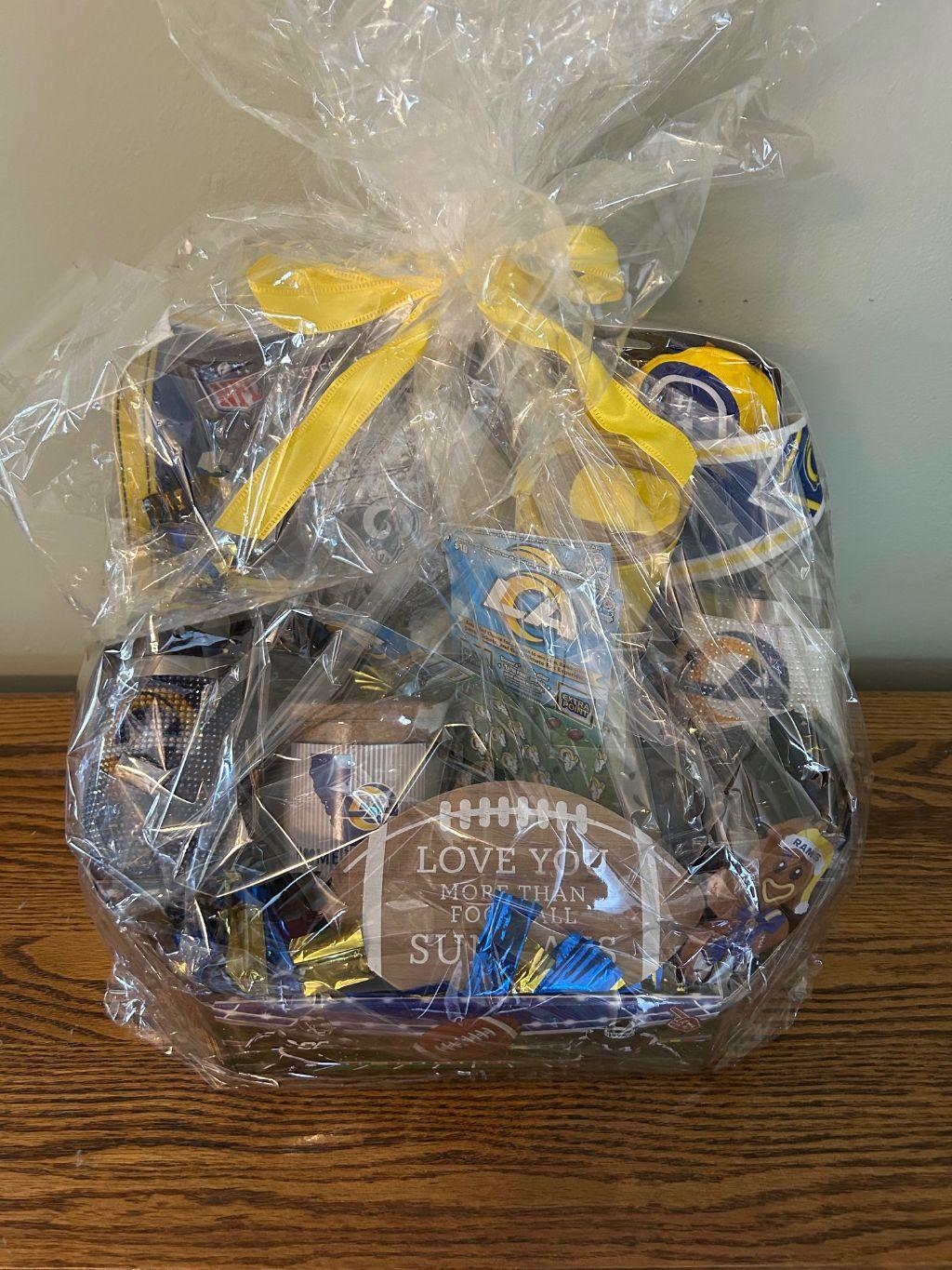 Rams Fan Basket / Knolls Elementary