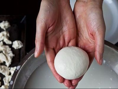 Hand-Rolled Mozzarella Making Class and Cheese Tasting
