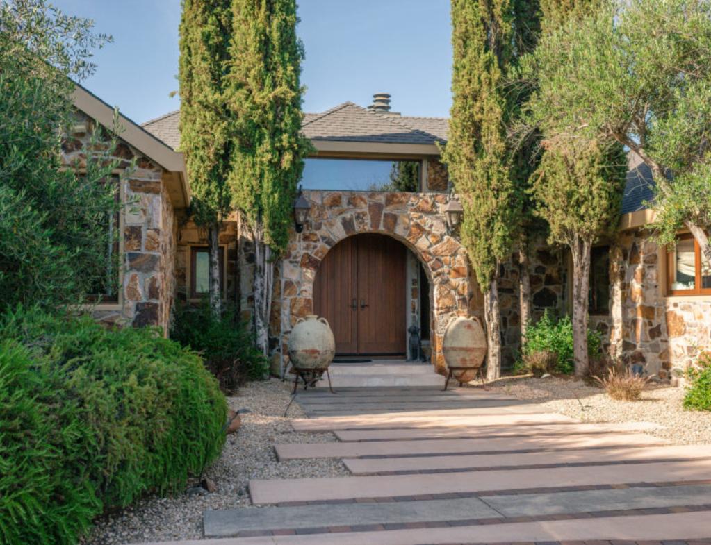 A Private Tasting For Four At the Cardinale Estate