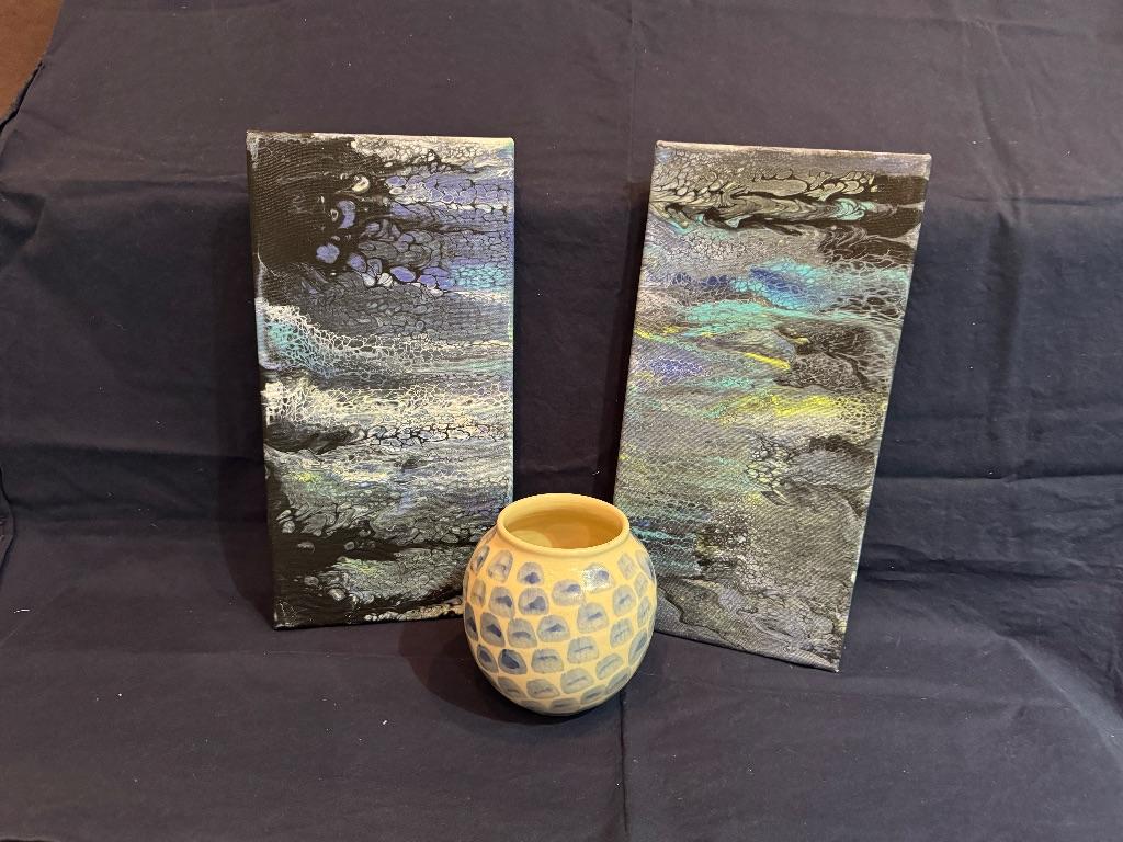 Acrylic Pour  2 piece and vase