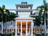 Staycation at the Moana Surfrider in Waikiki!