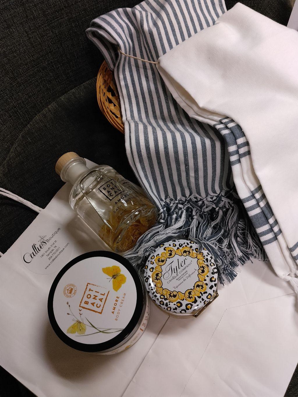 Callie's Boutique Basket