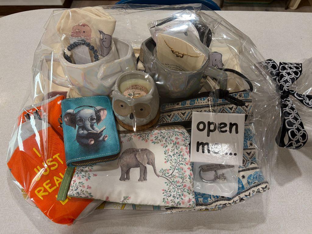 Elephant Lovers basket