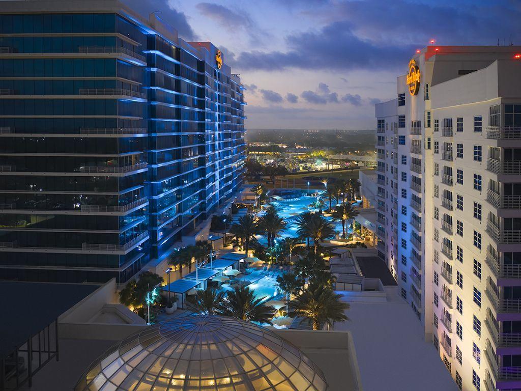 One (1) Night Stay and Dinner for Two (2) at Seminol...