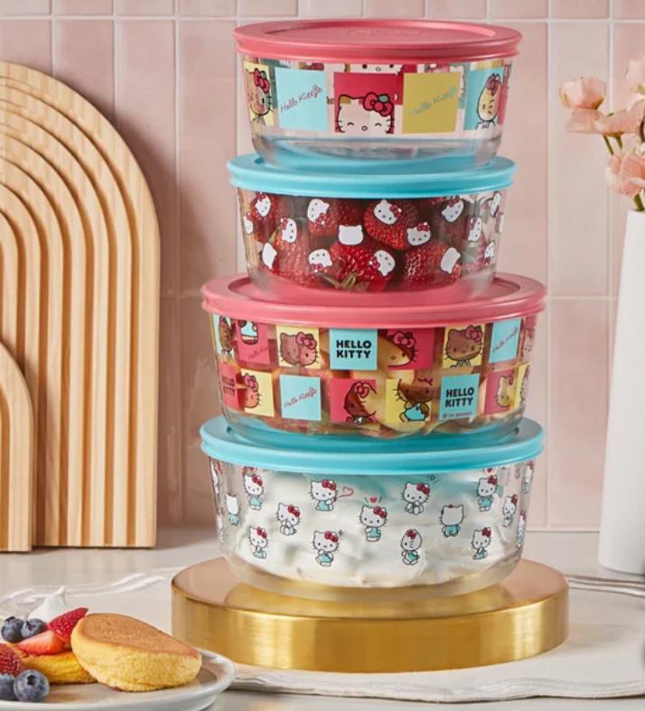 Hello Kitty Pyrex 8-piece Glass Food Storage Set