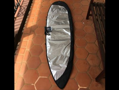 Dakine 6 foot 10 inch Cyclone Surfboard Bag