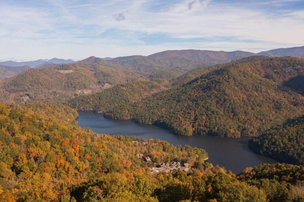 Live, Lake, Golf Package