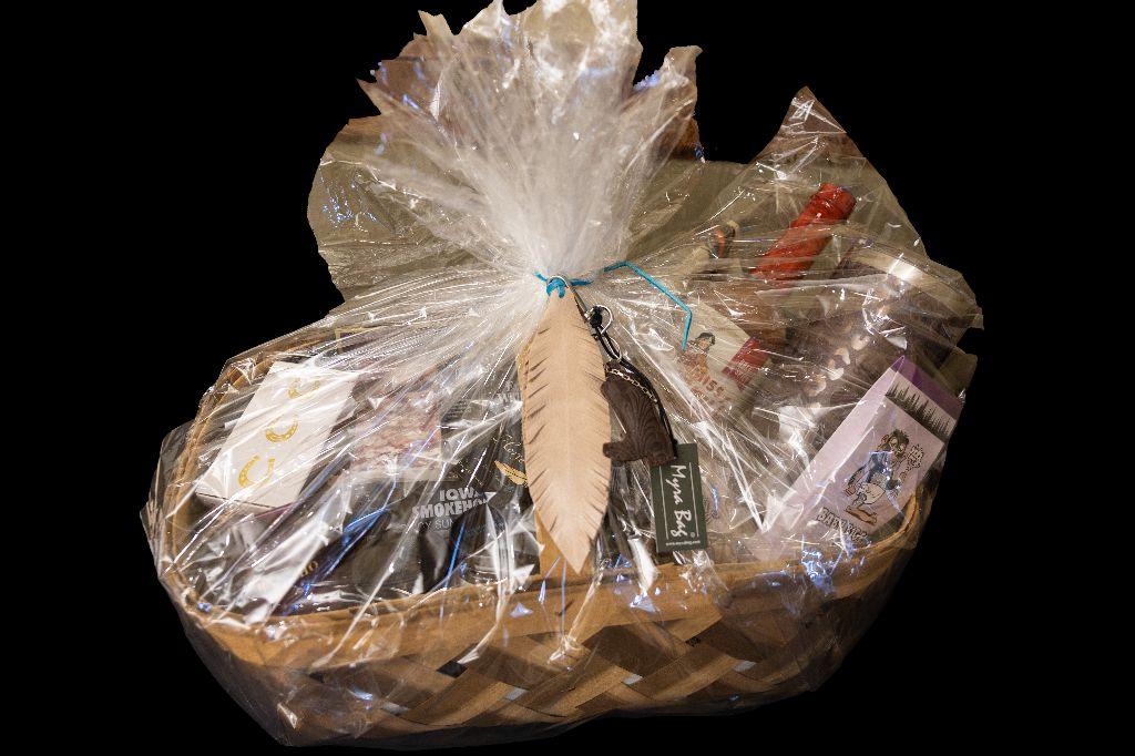 Horse Feathers Deluxe Basket
