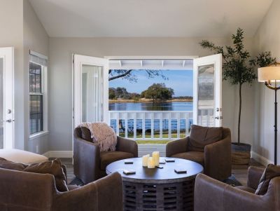 3 Night Stay At 3 Bedroom Lakehouse At Saureel Vineyards