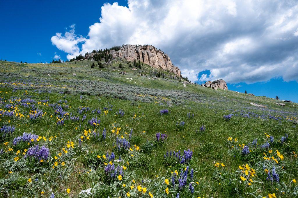 Wyoming: Where the Sky Touches the Mountains