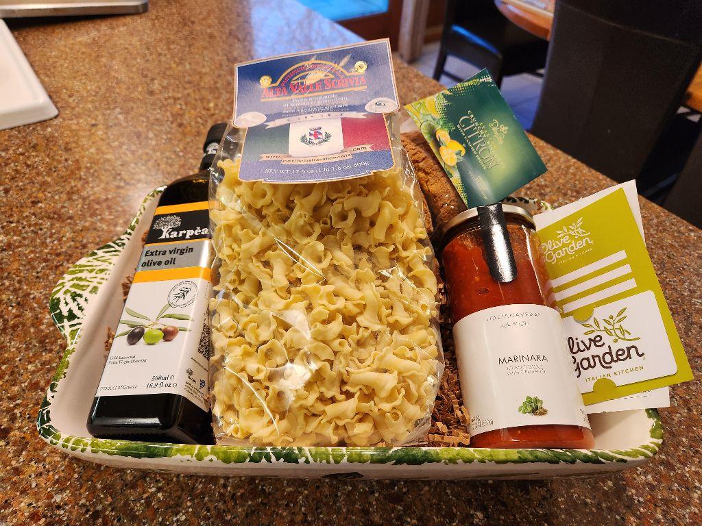 Olive Garden Basket