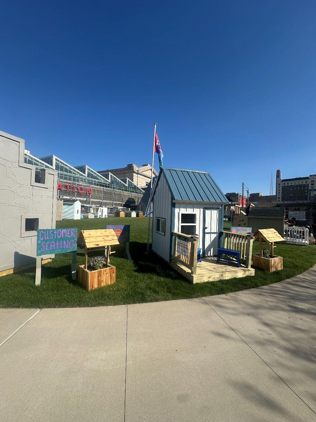 Flag & Flower Market