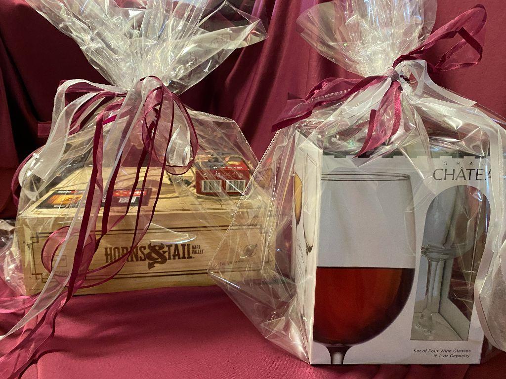 NJ Devils Horns & Tail  Vintage Wine Crate, Thre...