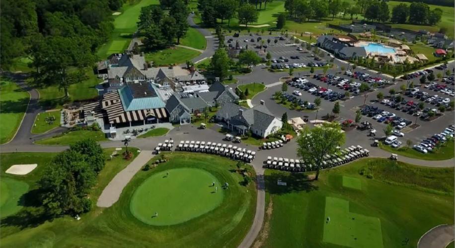 Golf Fiddler's Elbow (Threesome with Host)
