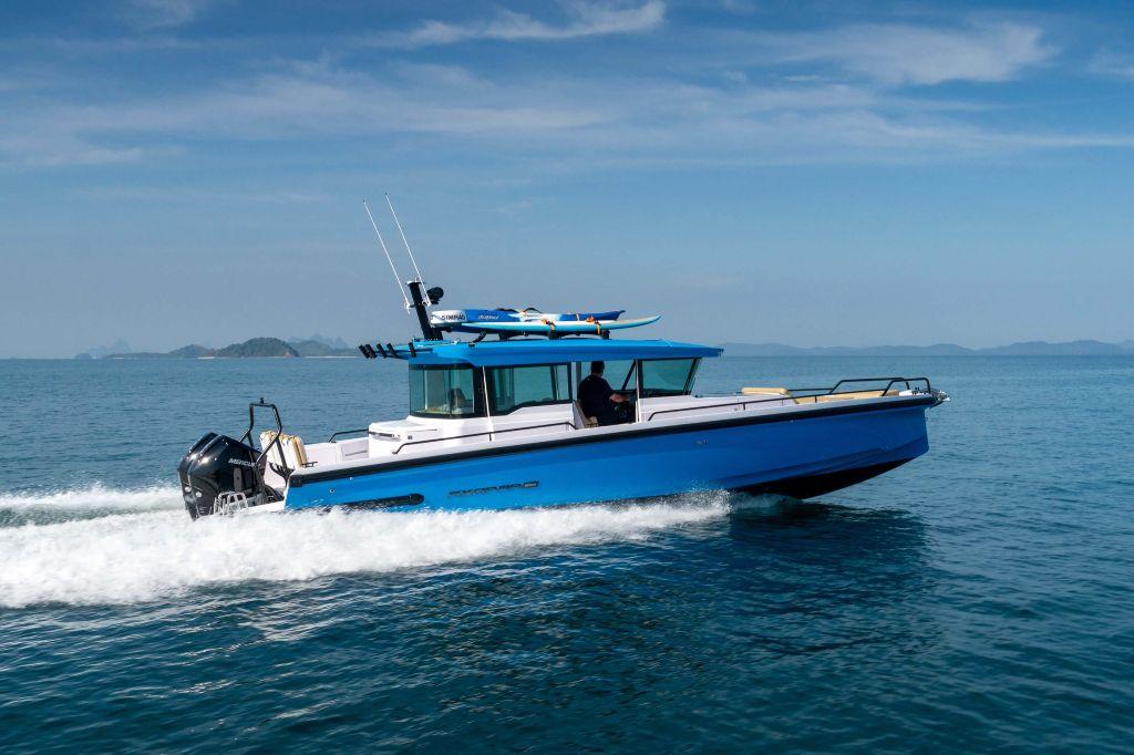 PRIVATE FISHING TRIP (Three People with Host)