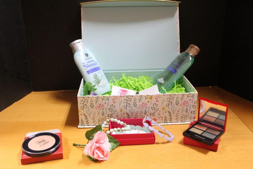 Avon Gift Box 2