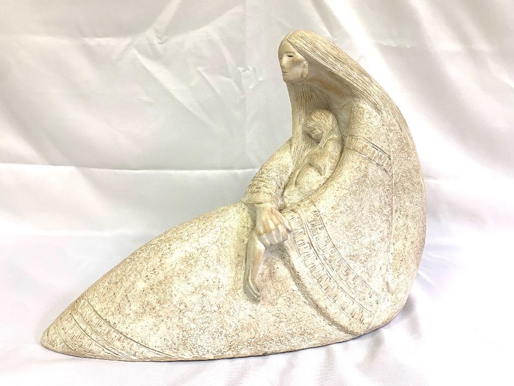 Acoma La Madre - Mother & Child - Sculpture