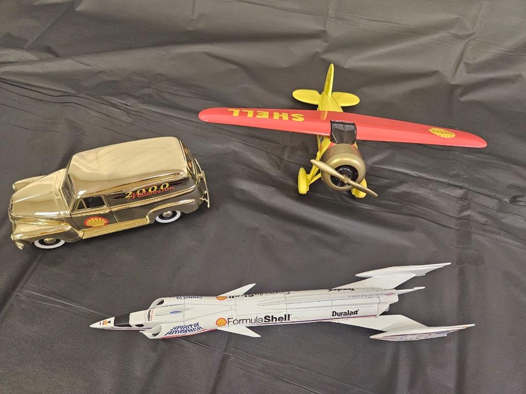 Set of 3 Die Cast Miniatures