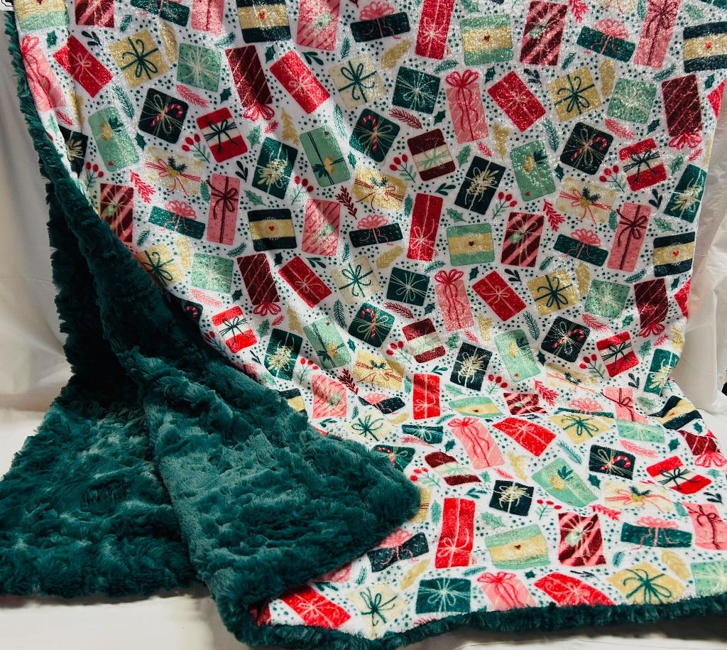 Christmas Minky Blanket from The Handmade Heifer