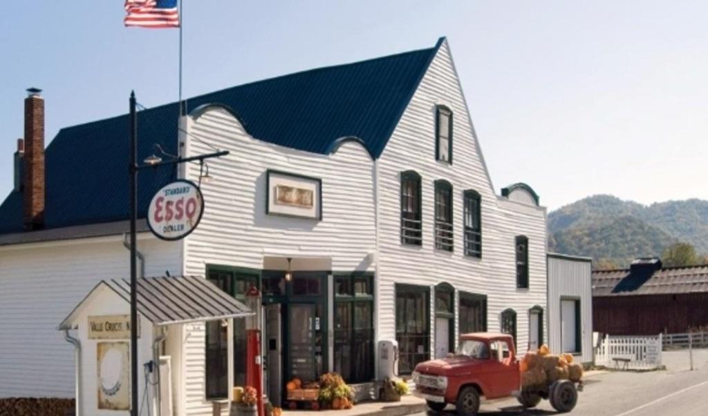 $100 Gift Card to Mast General Store