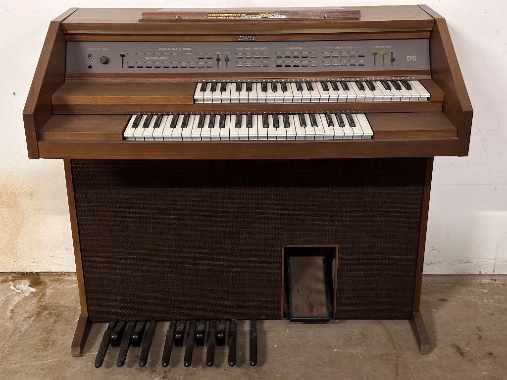 Antique Lowrey Electric Organ