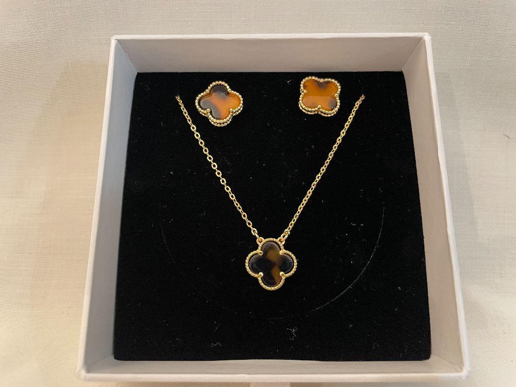 SC Matching Earring and Necklace Set