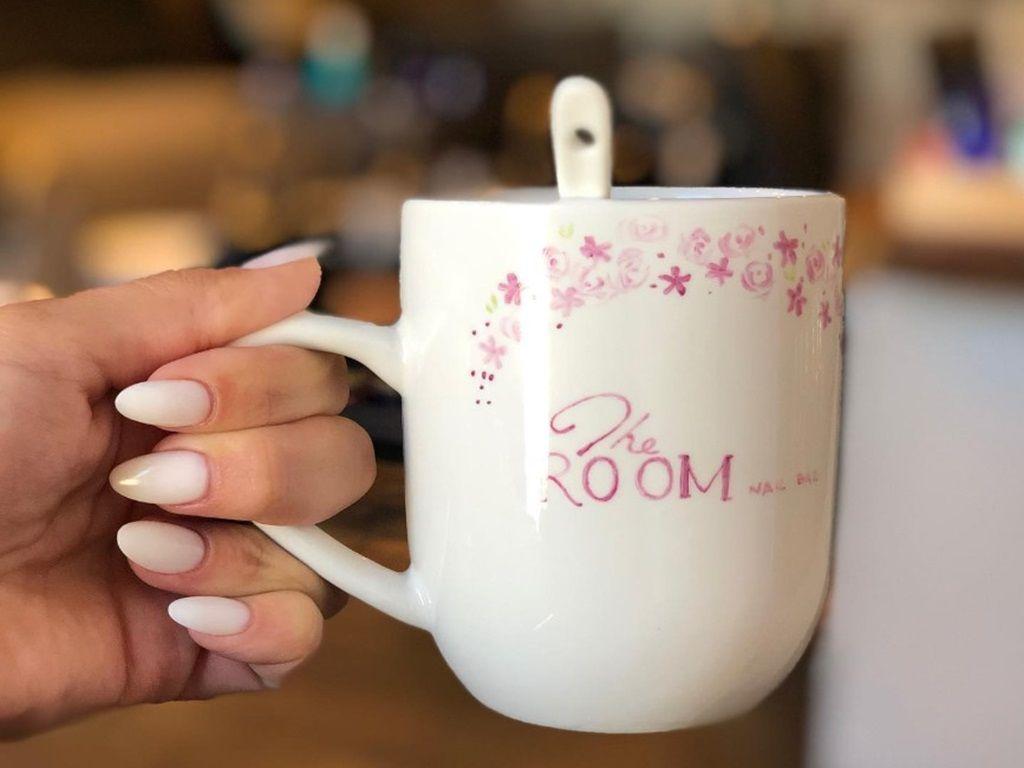 $100 gift certificate to The Room Nail Bar