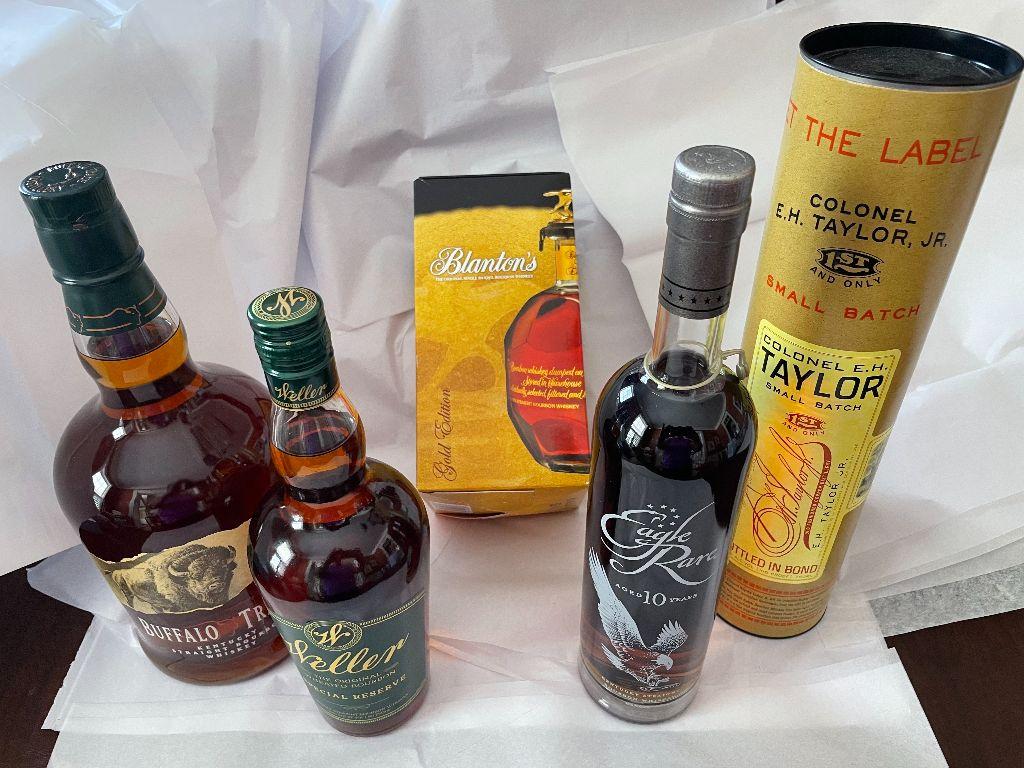 Bourbon Collector Basket