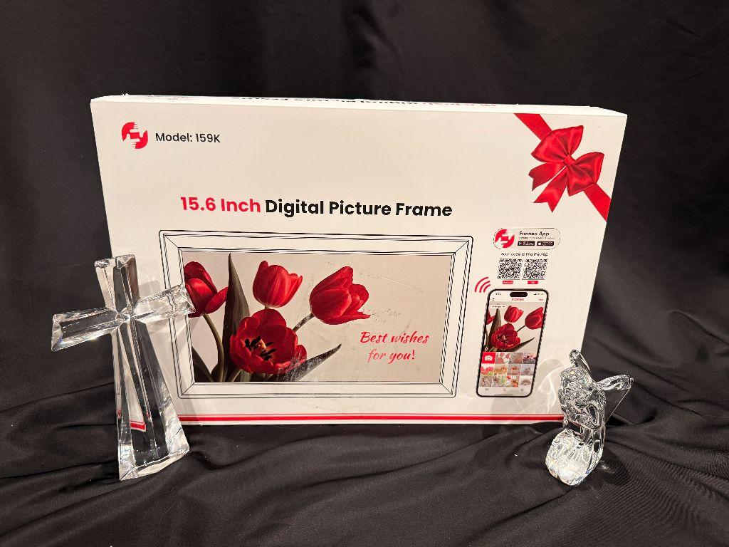 Digital Picture Frame Gift Bundle