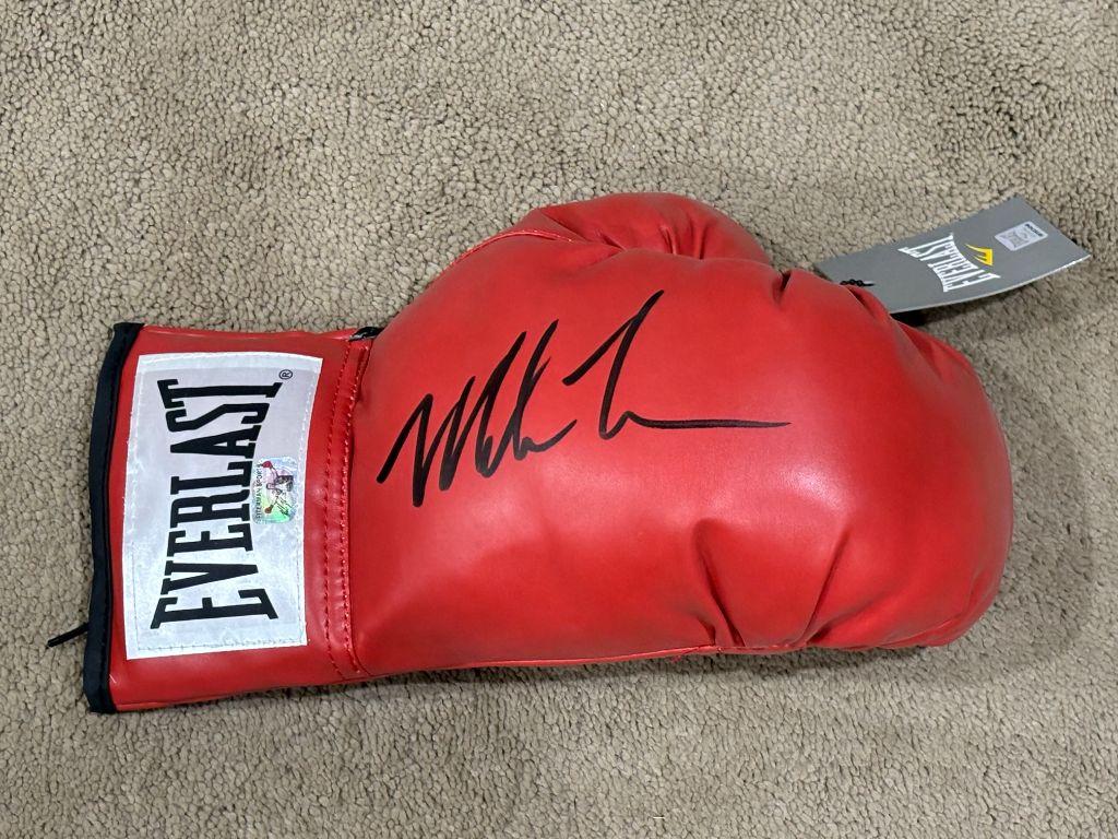 Heavyweight Champion Mike Tyson Autographed Boxing G...