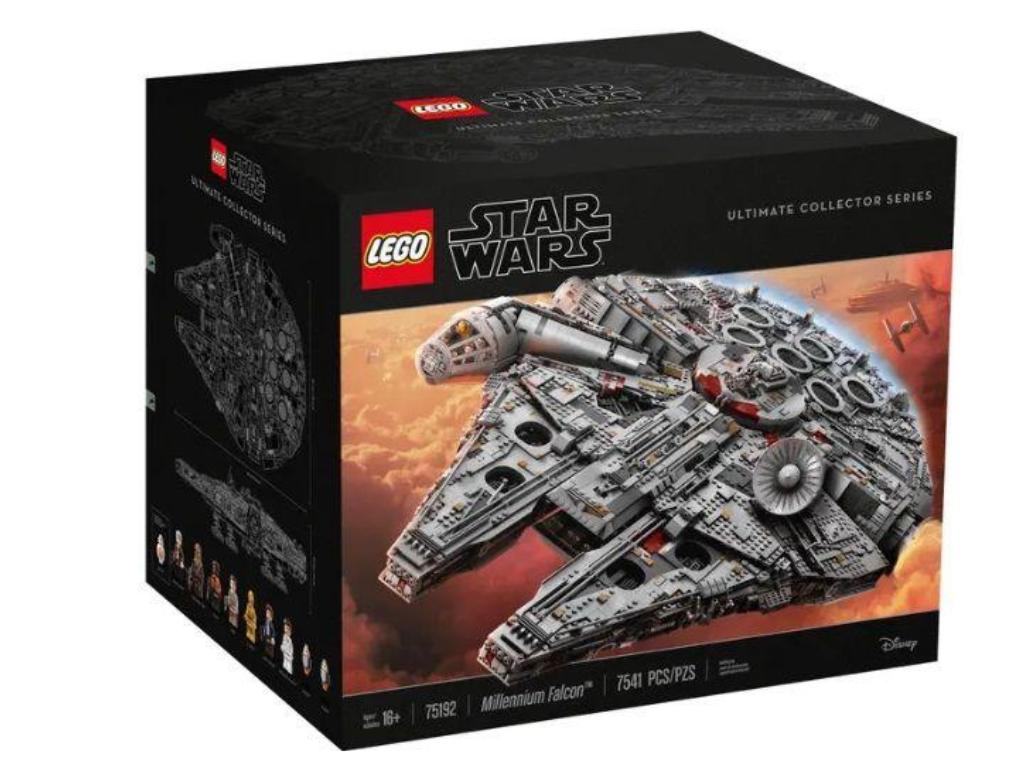 Star Wars Millennium Falcon LEGO Set