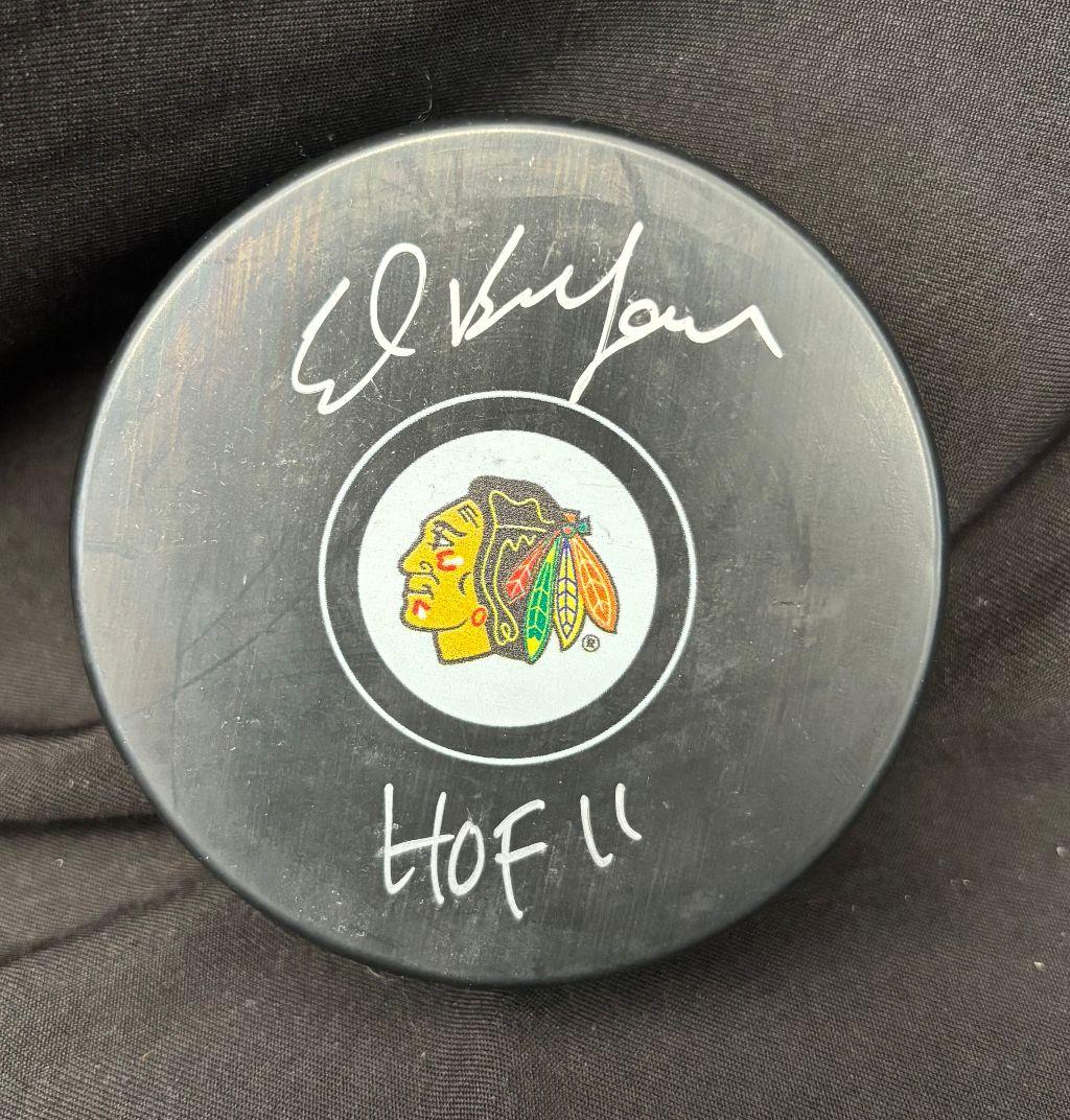 Ed Belfour Signed Hockey Puck & Autographed post...