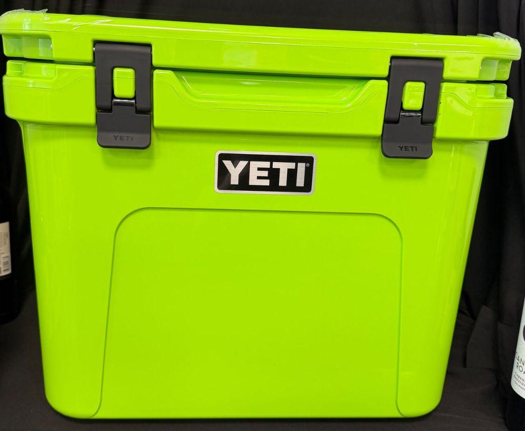 Yeti Roadie Wheeled Cooler 32
