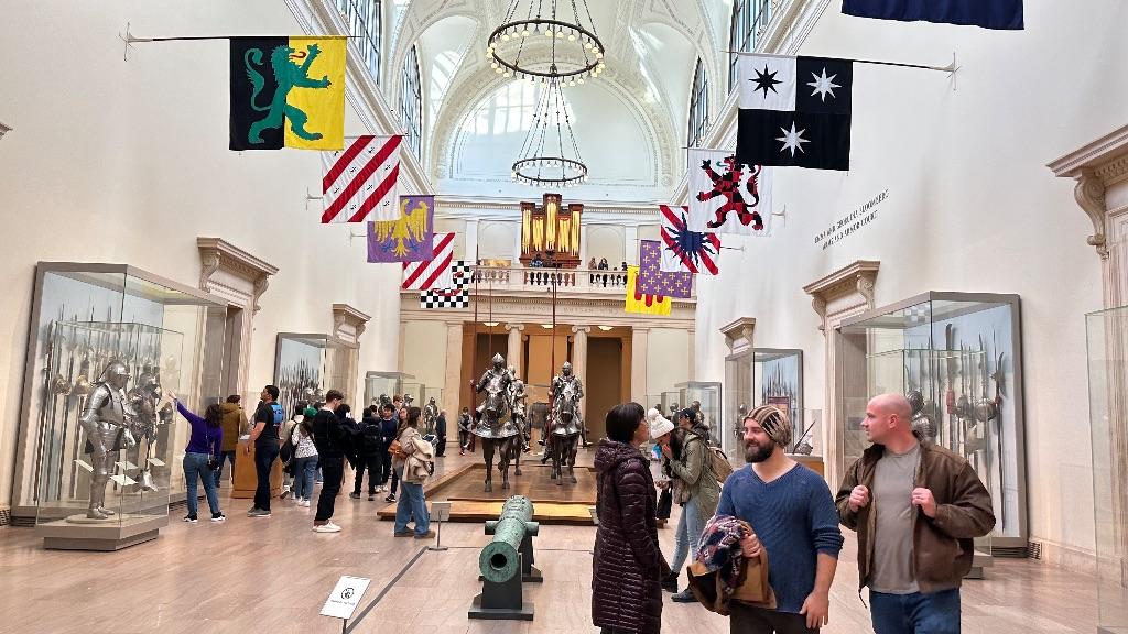 LIVE Tour of Arms and Armor at Metropolitan Museum o...