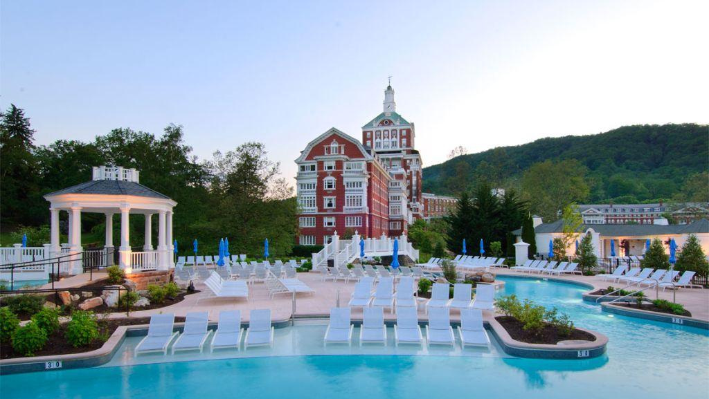 Luxury Homestead Resort Package - Escape to the Moun...