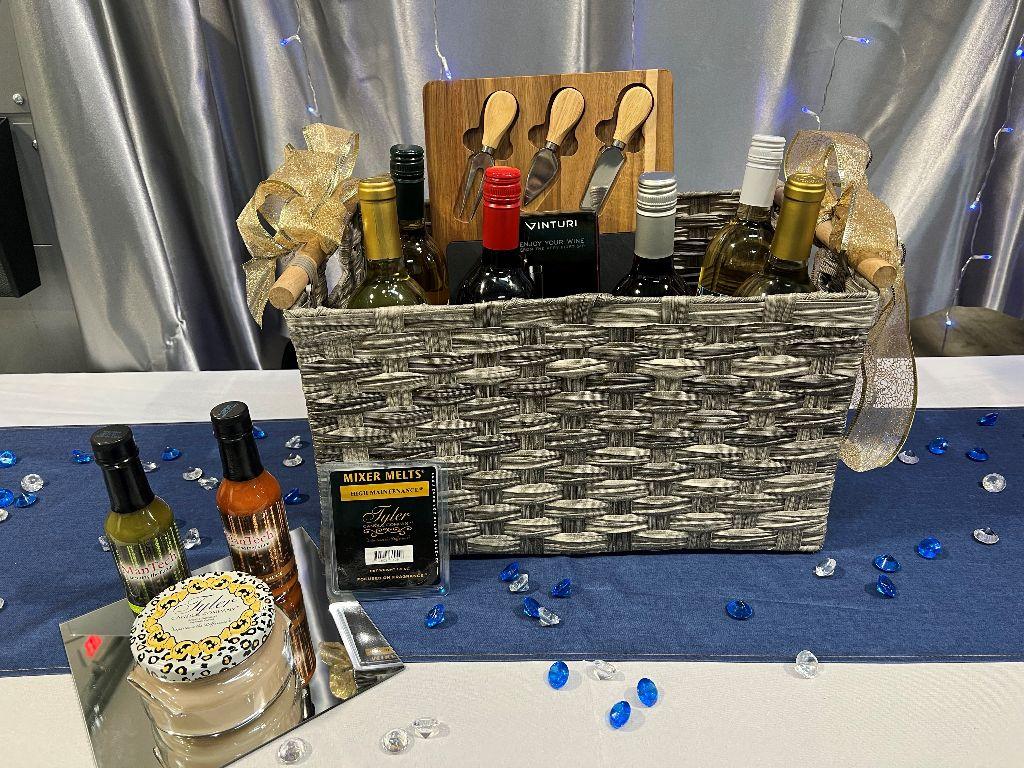 Good Luck Cellars Wine Basket