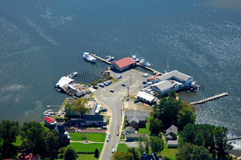 Historic Reedville and Fleeton Boat Tour for 4
