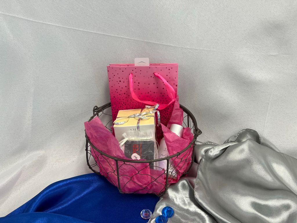 Glamper Salon Farm House Fresh Gift Basket