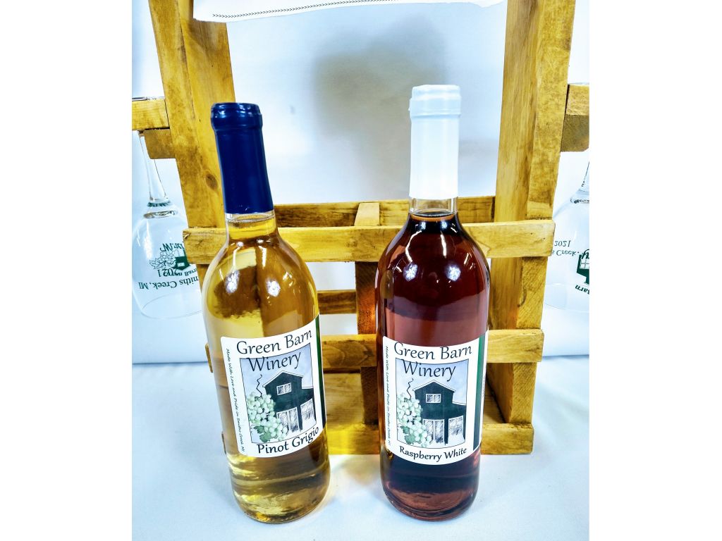 Light Wood Wine Rack & Wine