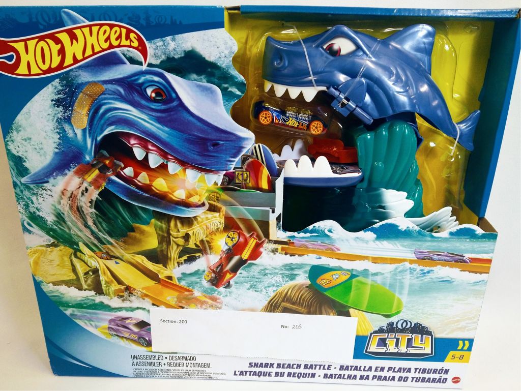 Hot Wheels Shark Beach track & Cars