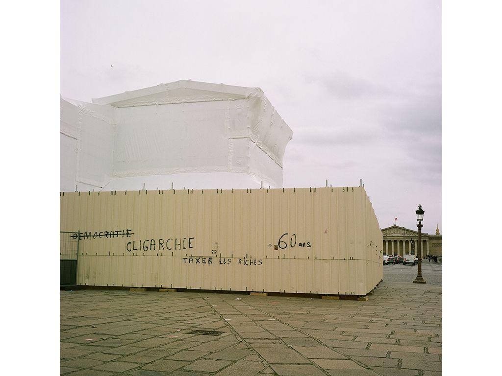 Monuments to the Oligarchs - Aneeta Mitha, First Exp...