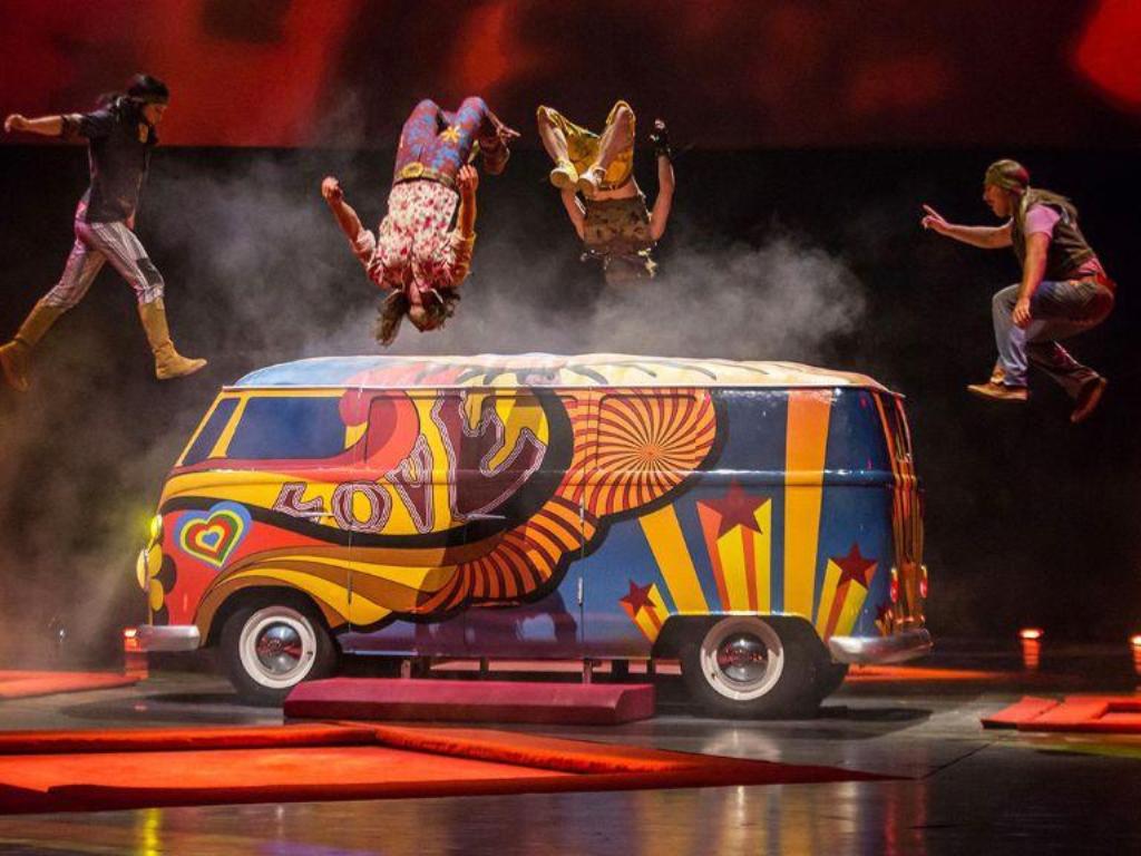 Soaring Cirque du Soleil