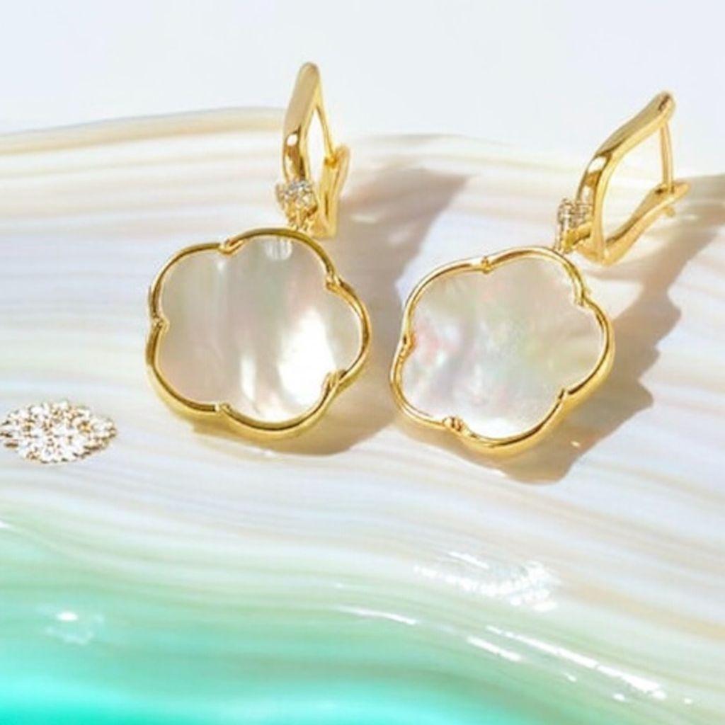 Elegant Mother-of-Pearl Earrings in Yellow Gold