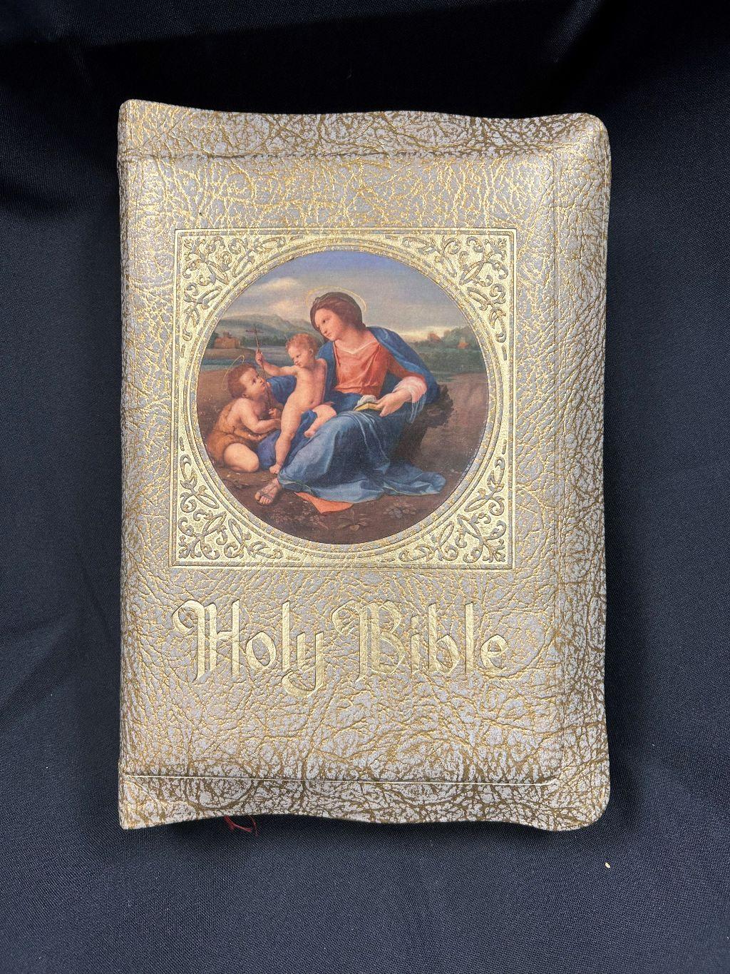 Family Rosary Commemorative Edition of the Catholic ...