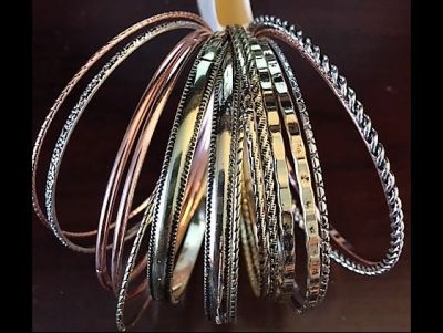 Red Camel Tri-toned 15-Piece Bangle Bracelet Set