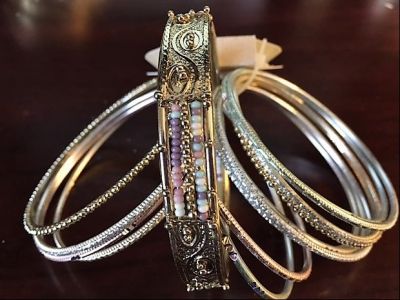 Red Camel Tri-toned 14-Piece Bangle Bracelet Set