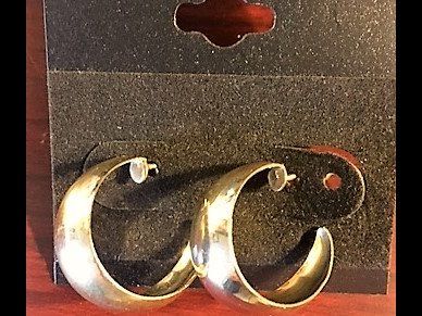 Lucky Brand Gold-Tone Basic C Hoop Earrings.