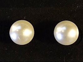 Lucky Brand Silver-Tone Basic Pearl Stud Earrings.