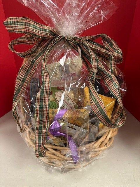 PREMIUM GIFT-A-POLOOZA!   SIP BACK AND RELAX