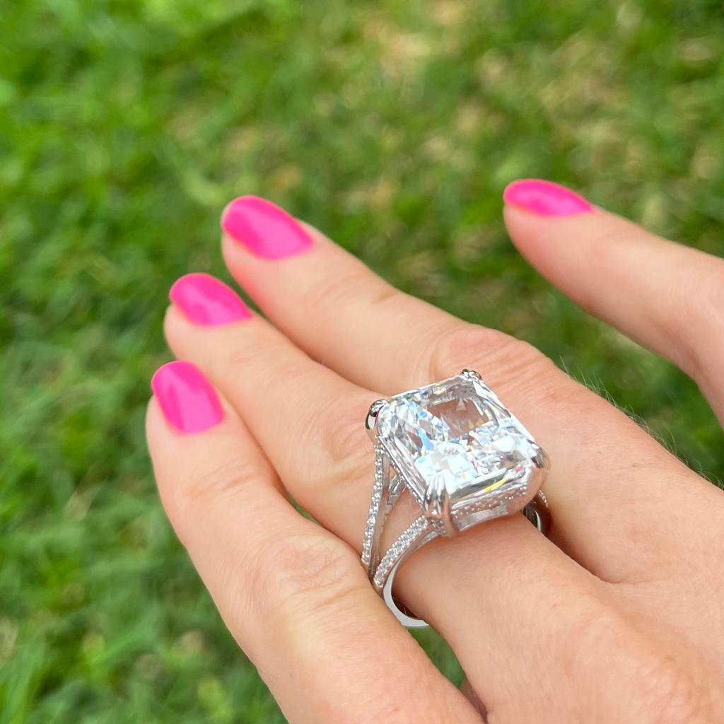 BRILLIANT Cocktail Ring in White Gold